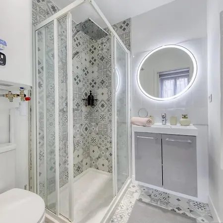 The Cgt Elegance & Comfort At The Gates Of Paris Apartment